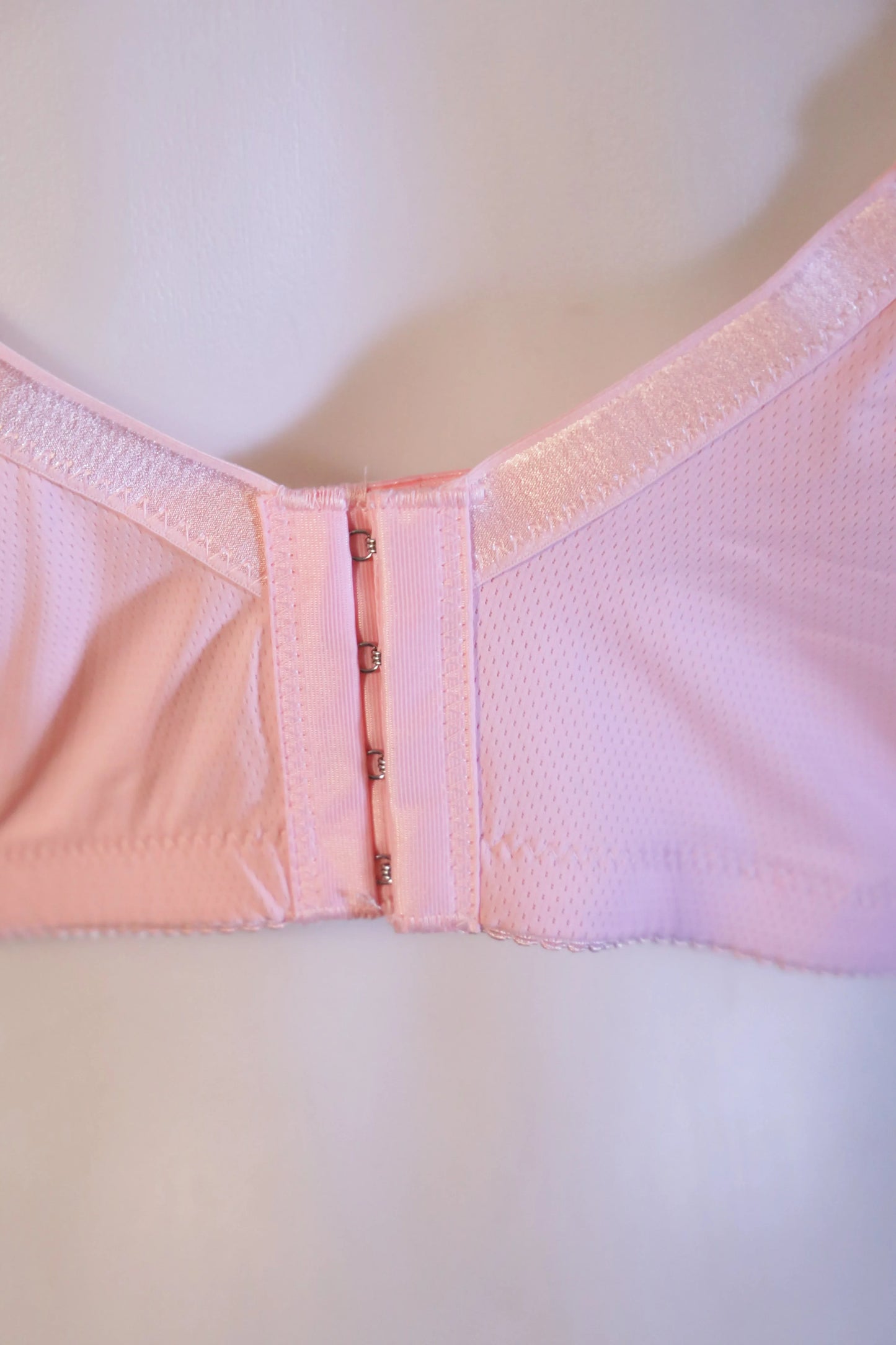Ultra-Breathable Comfort Wireless Everyday Bra Pink